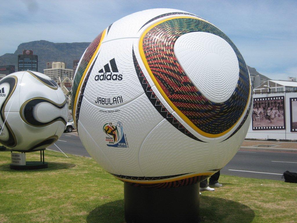 2010 南アフリカ FIFA サッカー ワールドカップ 公式ボール ジャブラニ