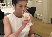 南アフリカ観光親善大使 女優 高橋ひとみさん 「第5回サクラアワード」ワイン審査会へ参加